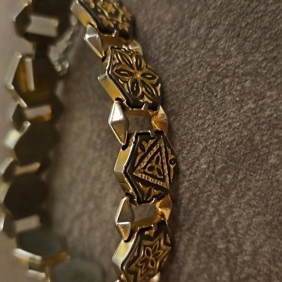 VTG Floral Stars Damascene Hexagon Link Castlecore Bracelet - Picture 6 of 11